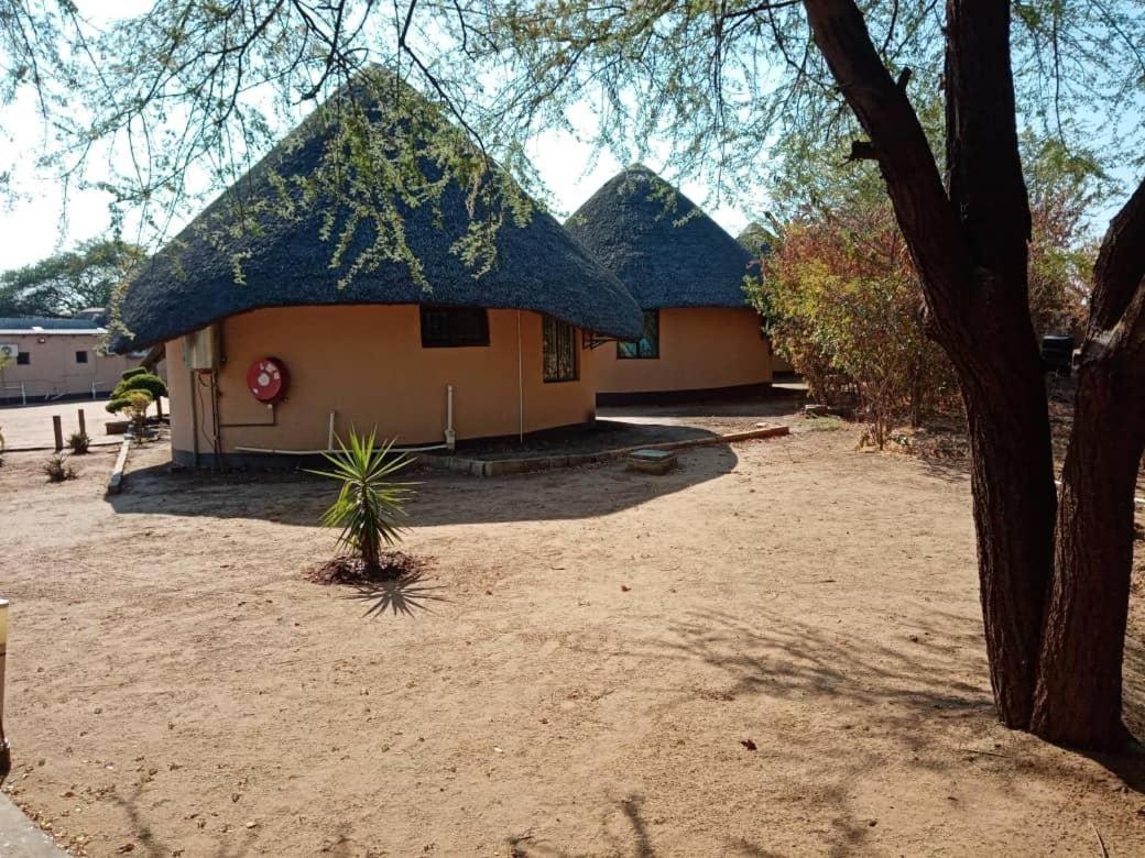 Nkanga Hotel Kasane Exteriér fotografie