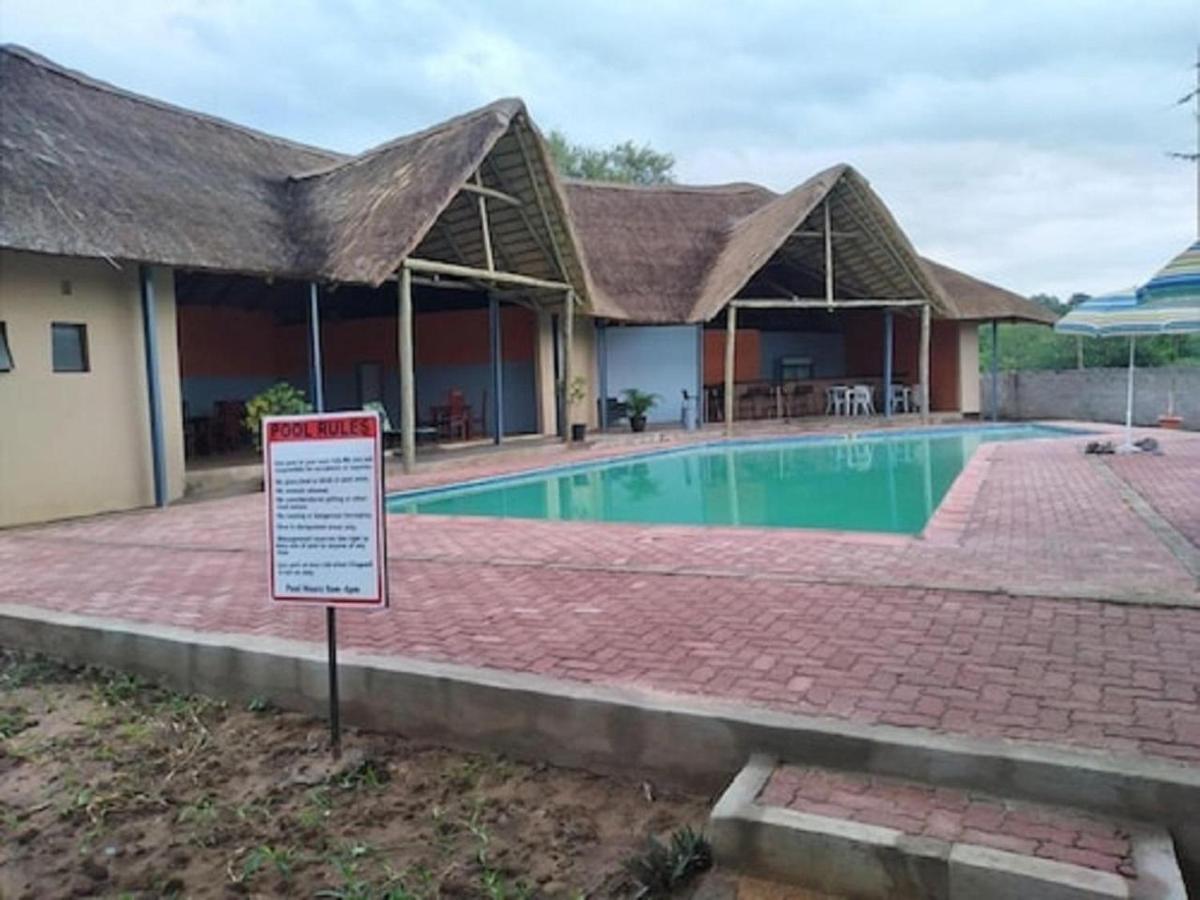 Nkanga Hotel Kasane Exteriér fotografie