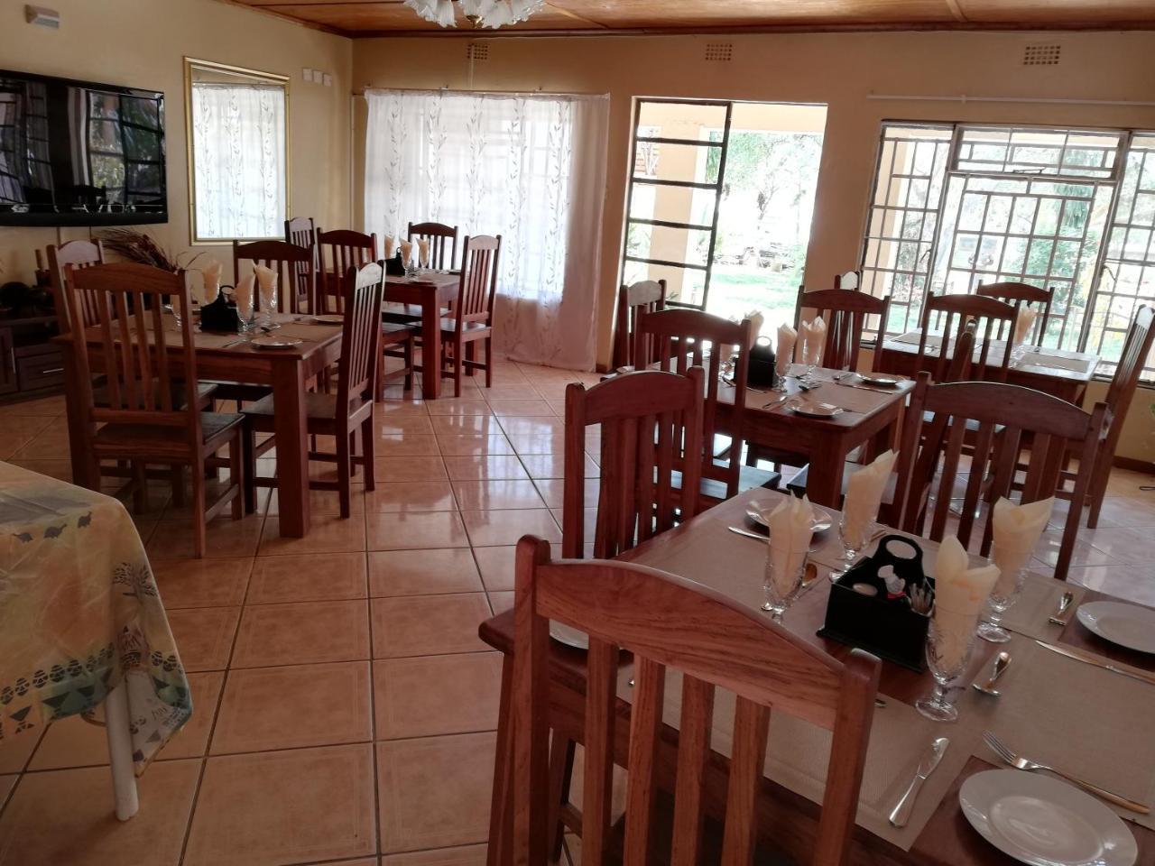 Nkanga Hotel Kasane Exteriér fotografie
